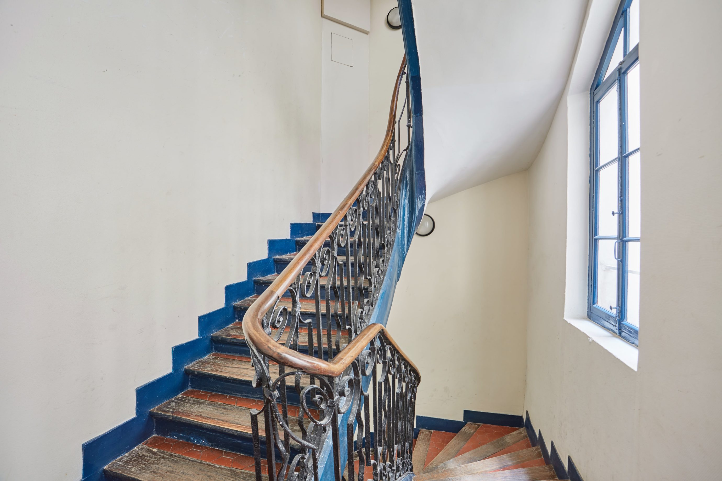 Staircase, apartment 3e, MR Agency Real Estate